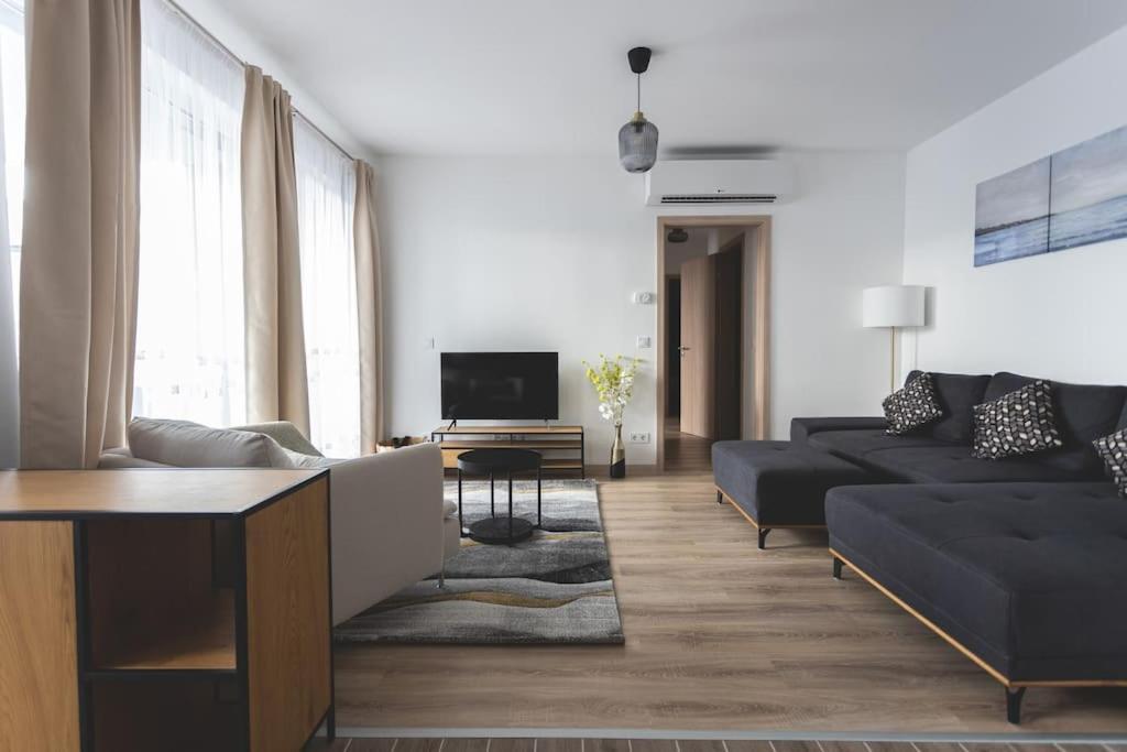 Jewish Quarter Hideaway With Terrace And Parking - 507 Budapesta